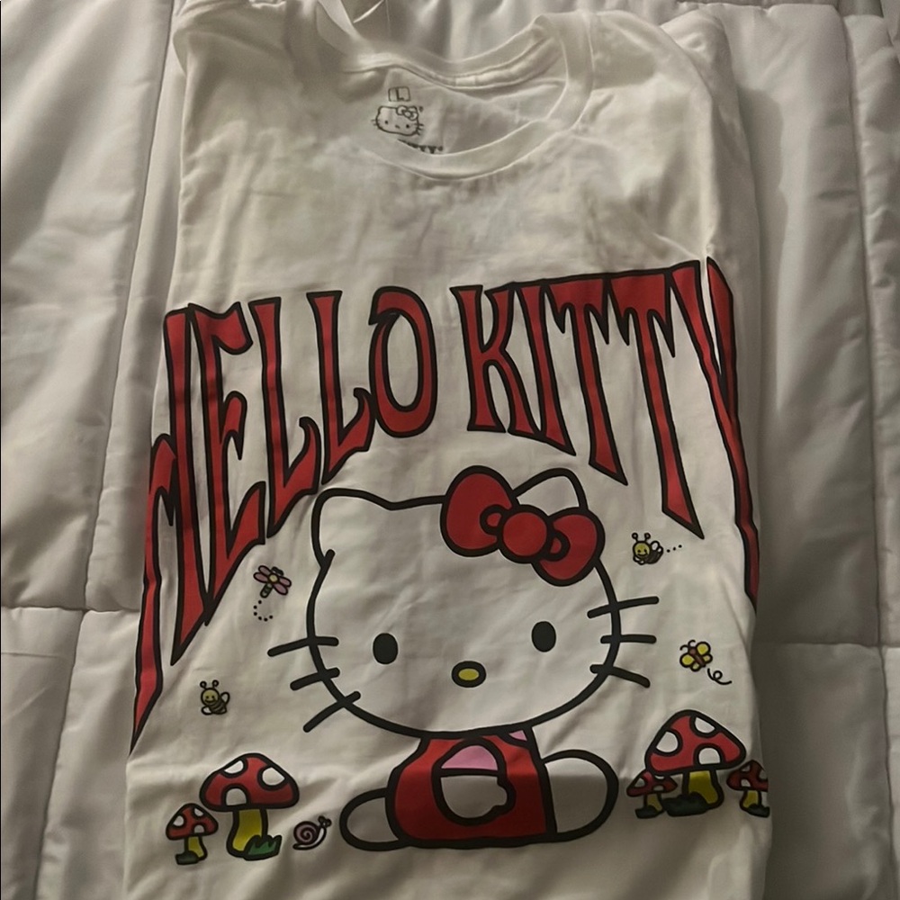 Hello Kitty Graphic T-Shirt